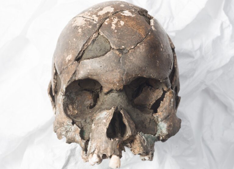 Arkeologlar, ‘cehennemden’ geçen korkunç işkenceye maruz kalan kadını ortaya çıkardı.